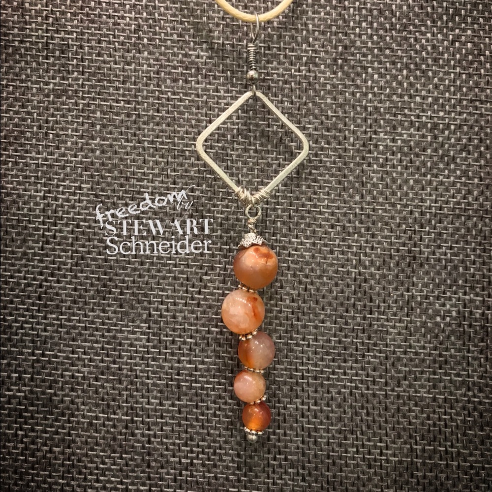Geometric statement necklace